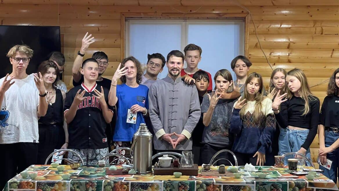 «Гвоздестояние с медитацией»: походы, квесты и мозгобойни вместо скучных уроков